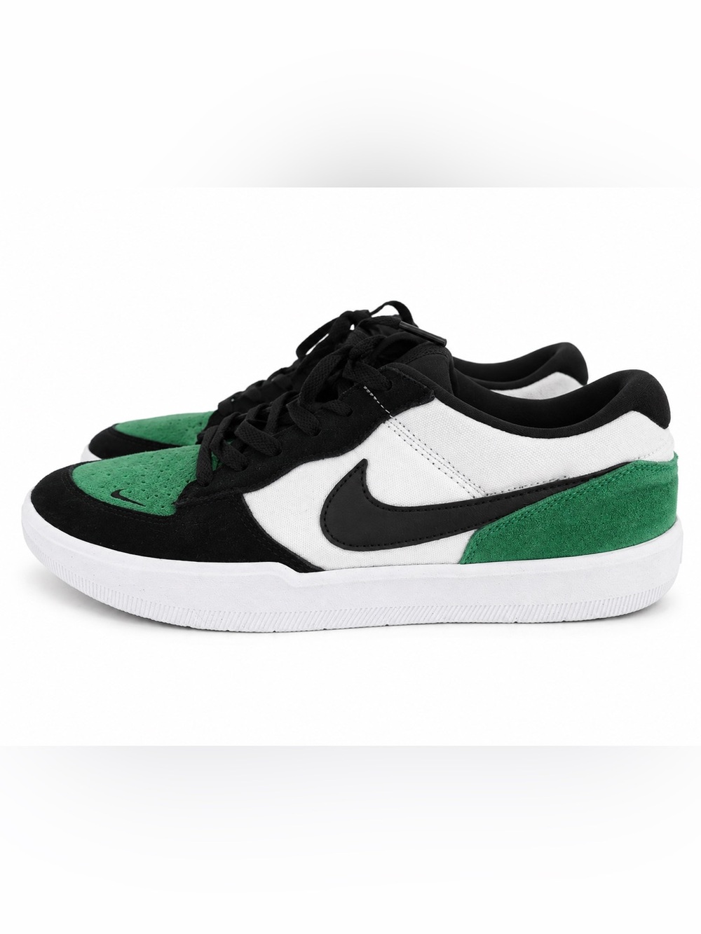 Nike SB Low-Top Skate Sneakers - Black / White / Green